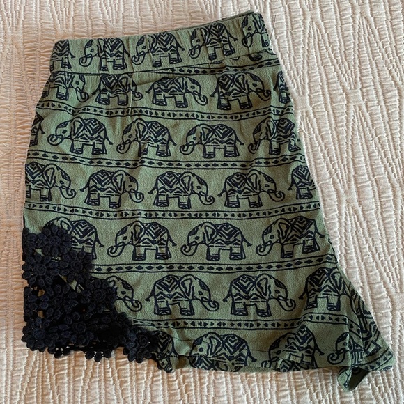 Elephant print shorts - Picture 3 of 4